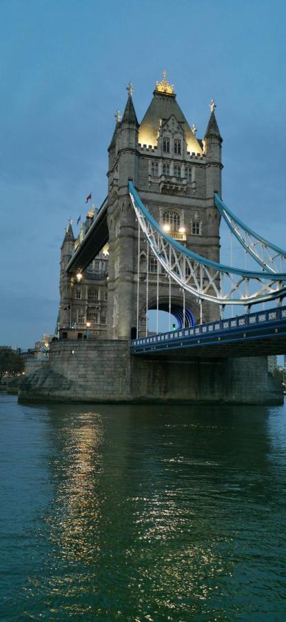 Stunning Massive Bedroom +Direct Thames River View London Exteriör bild