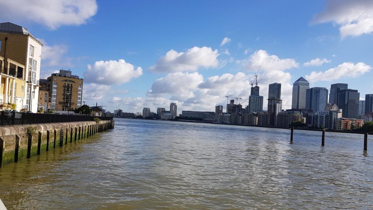 Stunning Massive Bedroom +Direct Thames River View London Exteriör bild