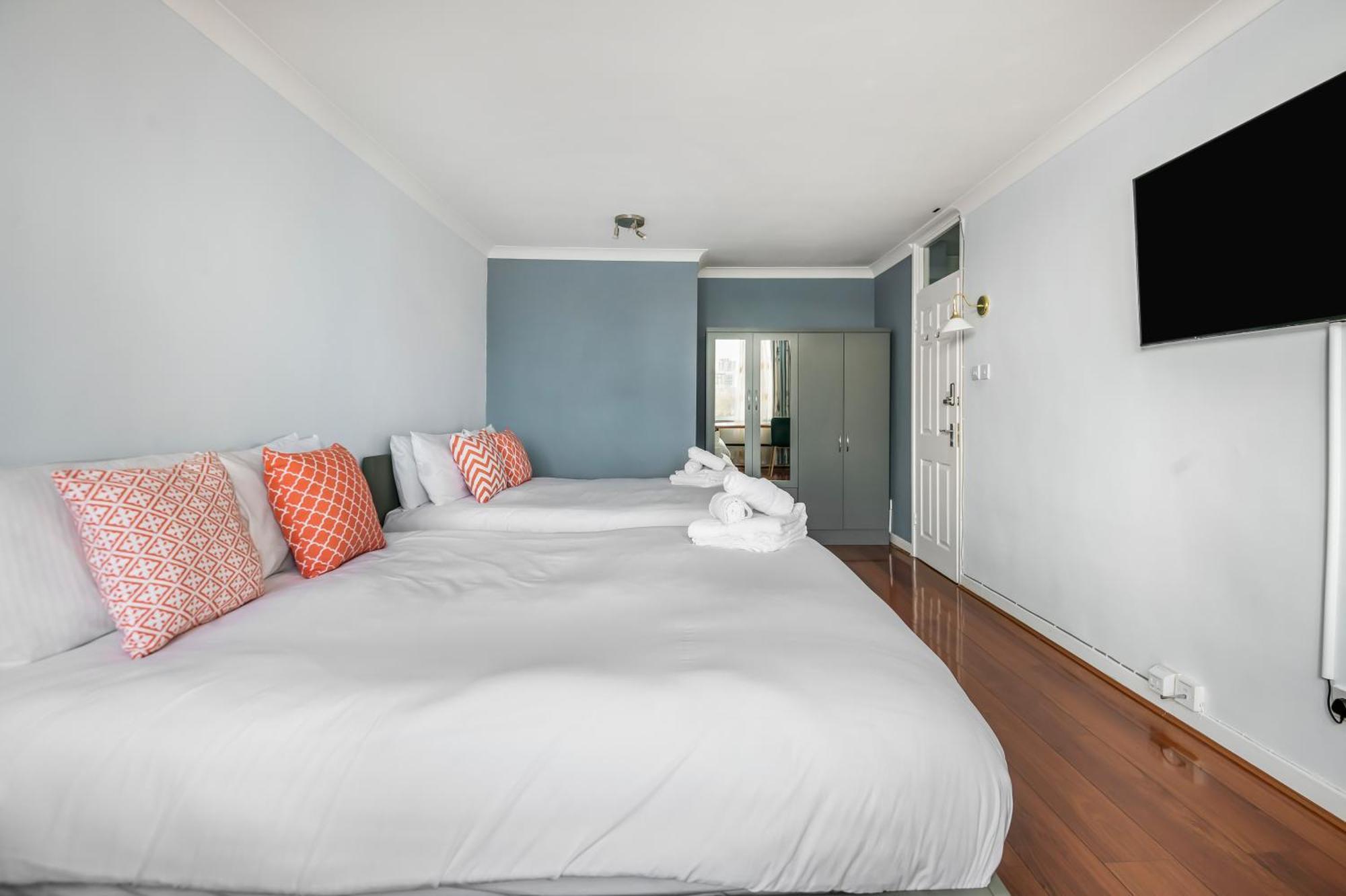Stunning Massive Bedroom +Direct Thames River View London Exteriör bild